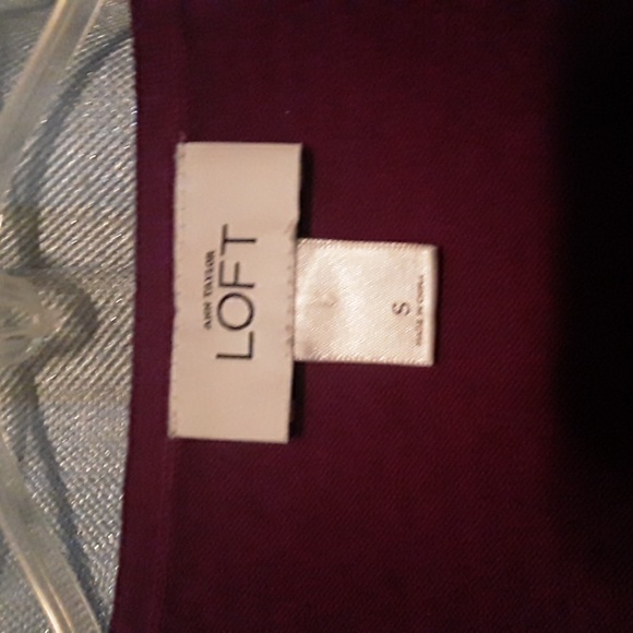 LOFT Raspberry V-Neck Sweater - Picture 3 of 6